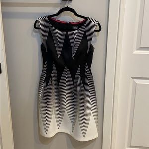 Vince Camuto size 2P black & white dress